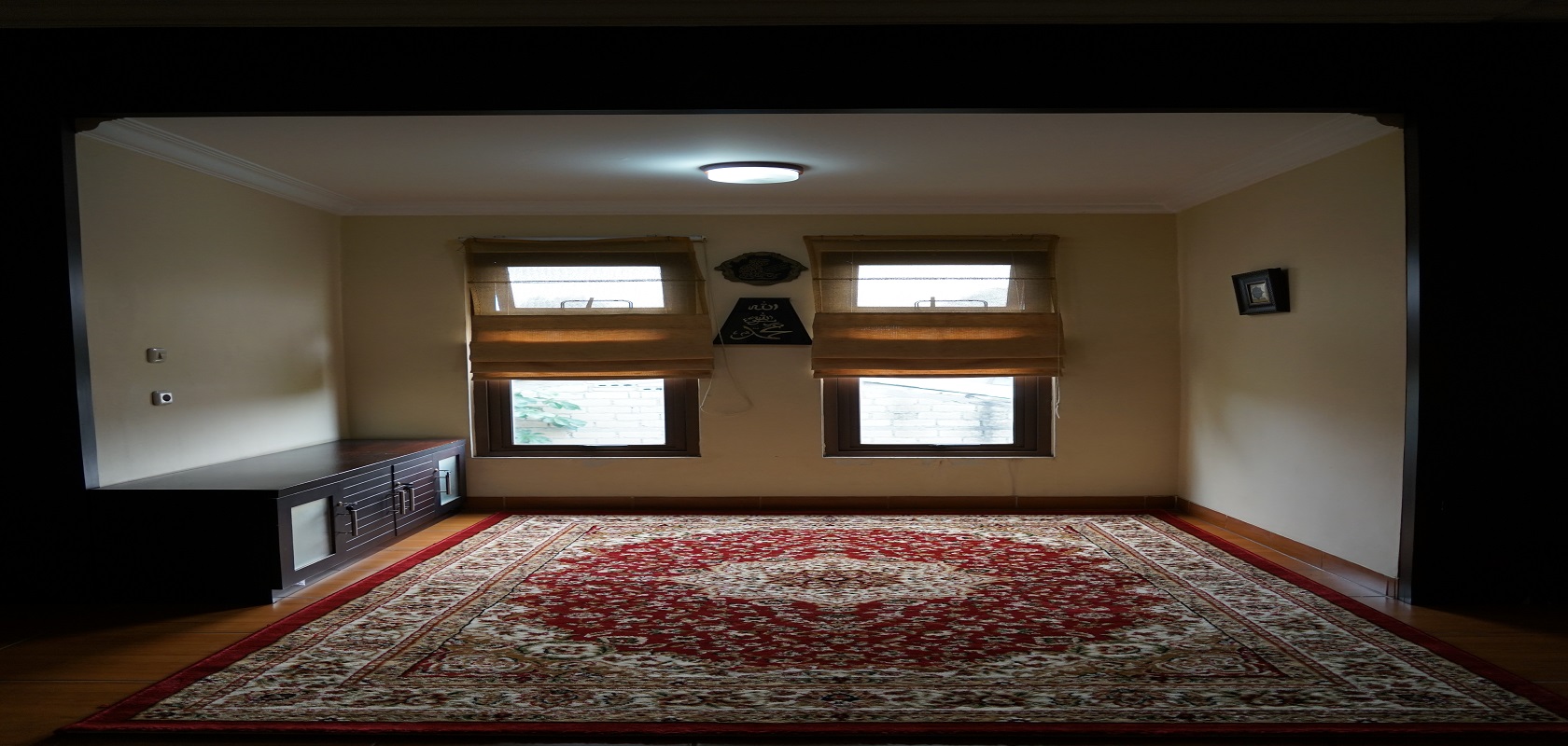 Pesona Air - Mushola yang luas dan bersih untuk beribadah