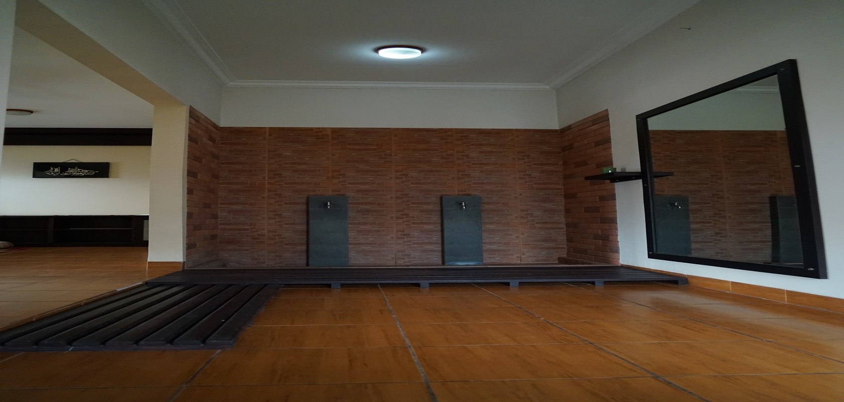 Pesona Air - Ruang wudhu bersih dan nyaman